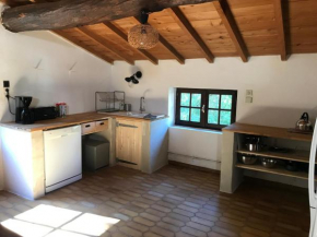 Gîte en pierre au cœur des chiens de traîneau